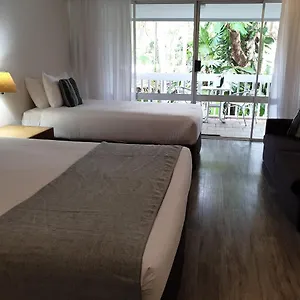 https://rainforest-castaways-resort-and-spa.queenslandhotels.net